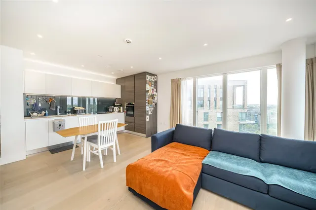 Kidbrooke Park Road, London, SE3, photo 3