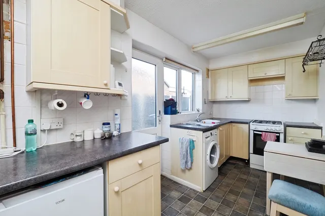 Photo 3 — Brookthorpe Way, Silverdale, Nottingham, NG11