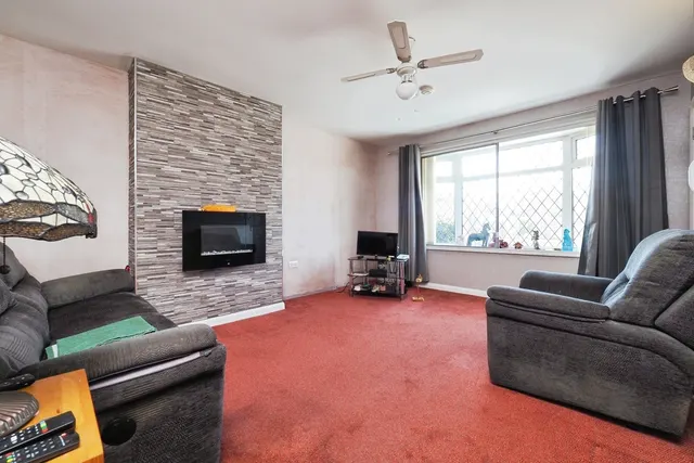 Photo 2 — Brookthorpe Way, Silverdale, Nottingham, NG11