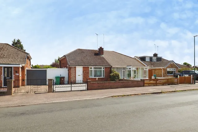 Brookthorpe Way, Silverdale, Nottingham, NG11, photo 1