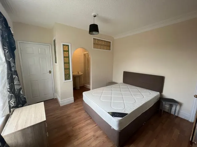 Ladysmith Road, Grimsby, DN32, photo 3