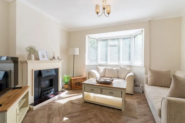 Taunton Vale, Gravesend, DA12, photo 2