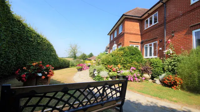 Woodman Lane, Chingford, E4, photo 3