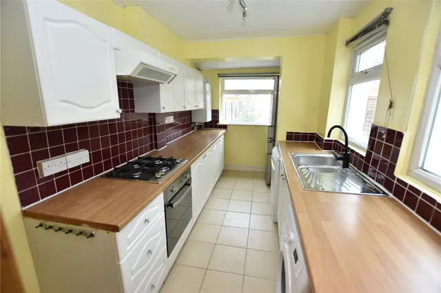 Photo 3 — Elm Grove Road, Farnborough, Hampshire, GU14 7RD