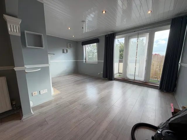 Downfield Road, EN8, photo 2