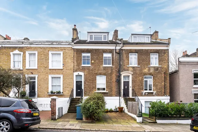 82 Woodhill, London, photo 1