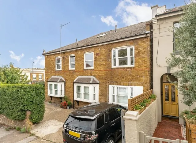 Brookfield Road, Hackney, E9, photo 1