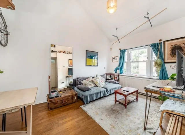 Brookfield Road, Hackney, E9, photo 3