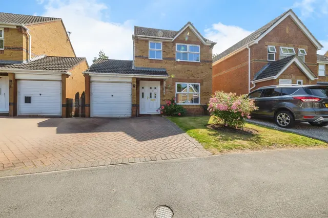 Sycamore Crescent, LINCOLN, photo 1