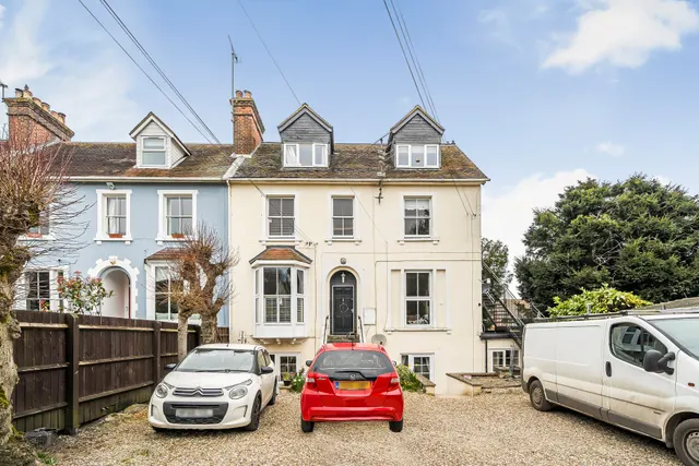 Belvedere Drive, Newbury, RG14, photo 1