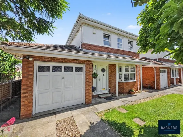 Hodgson Lane, Drighlington BD11 1BW, photo 1