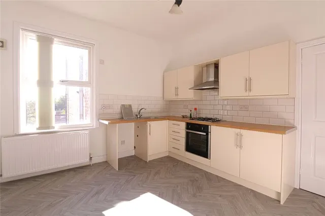Manchester Road, Denton, M34, photo 3