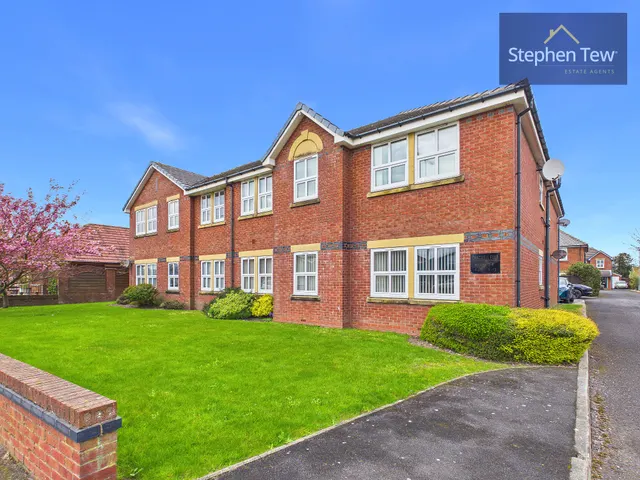 Squires Gate Lane, Blackpool, FY4, photo 1