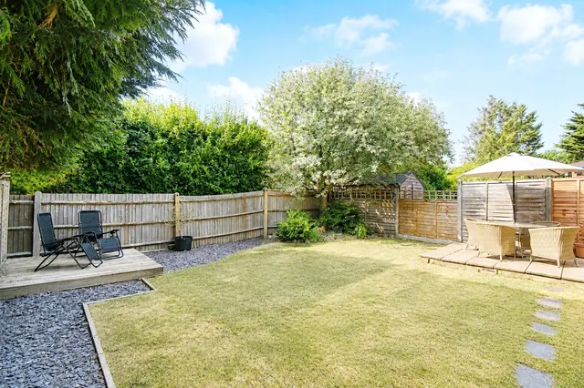 Photo 2 — Mill Close, Sherfield-on-Loddon, Hook, Hampshire, RG27 0AQ