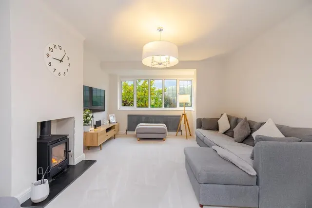 Hillbury Road, Warlingham, photo 2