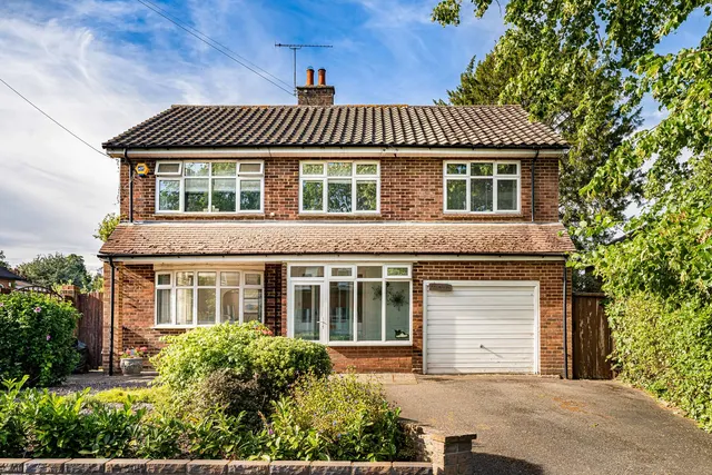 Middle Hill, Egham, TW20, photo 1