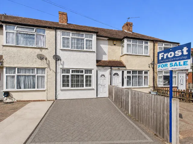 Ravensbourne Avenue, Stanwell, TW19, photo 1