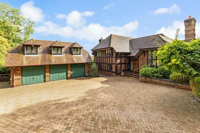 Lovedon Lane, Kings Worthy, Winchester, Hampshire, SO23 7NJ, photo 1