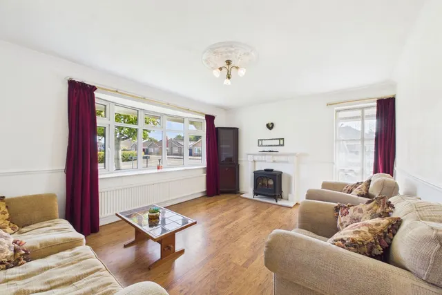 Mountbatten Avenue, Pinchbeck, PE11, photo 3