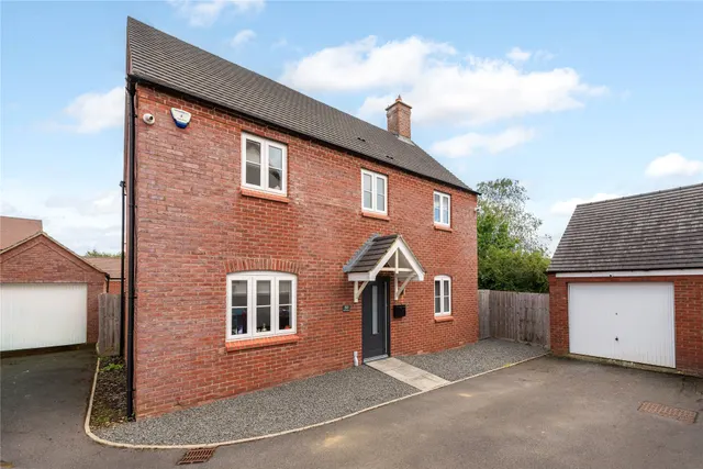 Blackhorse Drive, Old Stratford, MK19, photo 3
