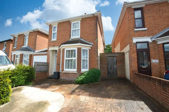 Manor Farm Road, Bitterne Park, Southampton, SO18 1NY, photo 1