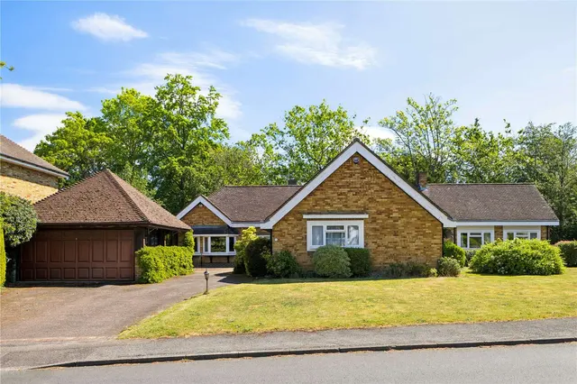 The Ridings, Cobham, Surrey, KT11 2PT, photo 1