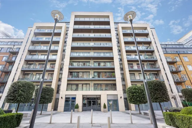 Boulevard Drive, Beaufort Park, NW9, photo 1