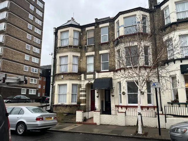 Photo 2 — Wilson Road, Southend On Sea