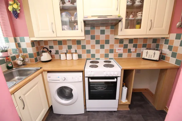 Cotswold Way, Worcester Park, KT4, photo 3