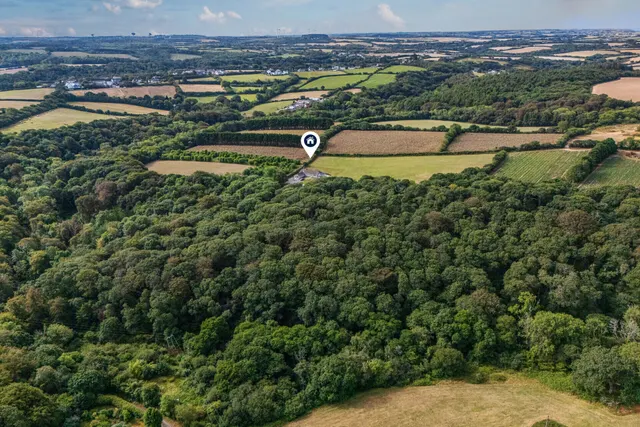 Mawgan, Helston, TR12