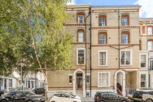 Flat A, 11 Cheniston Gardens, London, photo 1