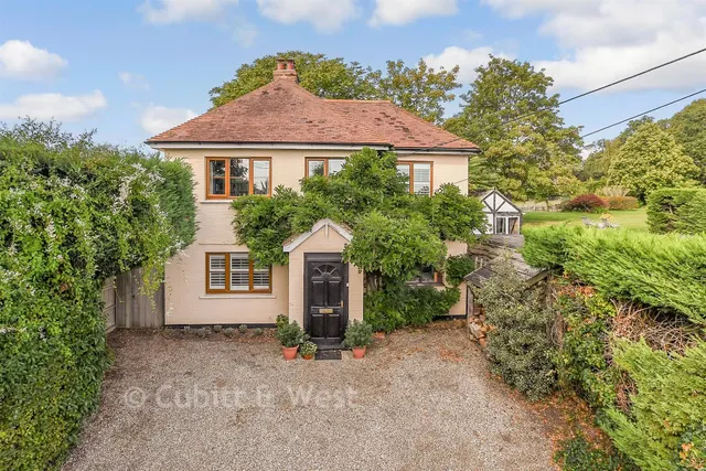 4 bedroom house, London Road, Pulborough, RH20