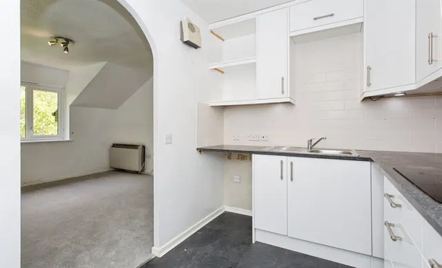 Photo 3 — Burling Court, Cambridge