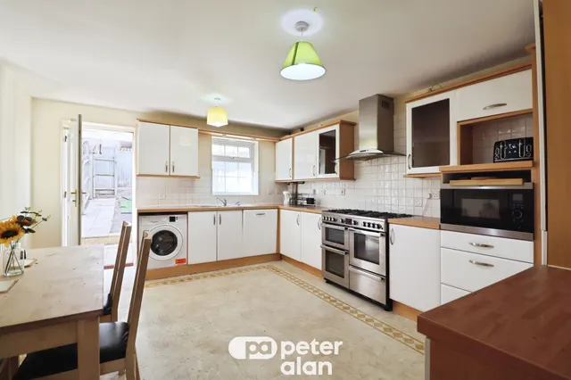 Doe Close, Cardiff, CF23, photo 2