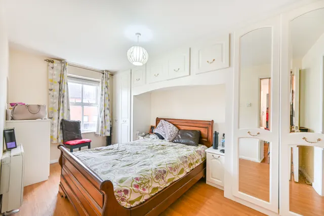 Photo 2 — 85 Chamberlayne Avenue, Wembley