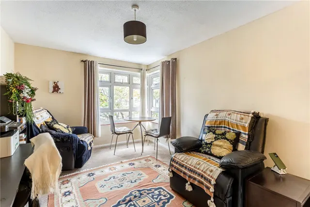 Effra Road, London, SW19, photo 3