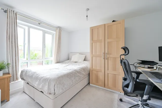 Photo 3 — Flat 61, 64 St Georges Way, London