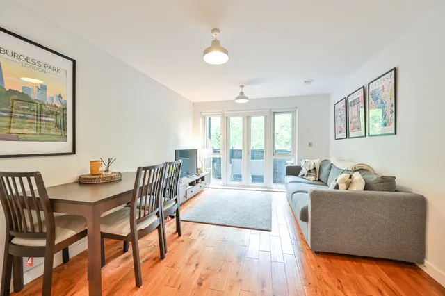 Flat 61, 64 St Georges Way, London, photo 1