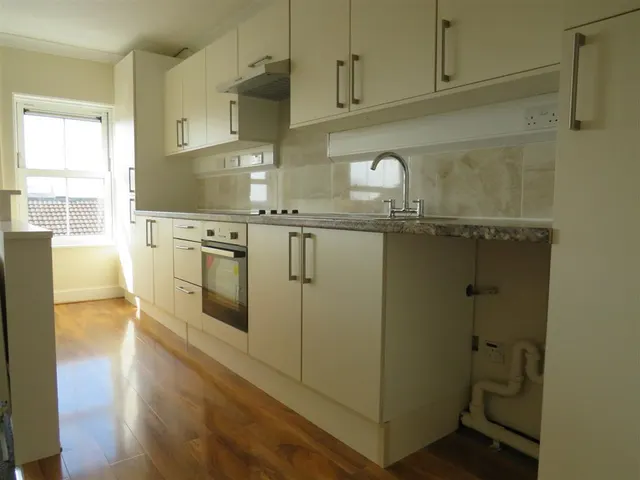 Victoria Street, Gosport, PO12, photo 2