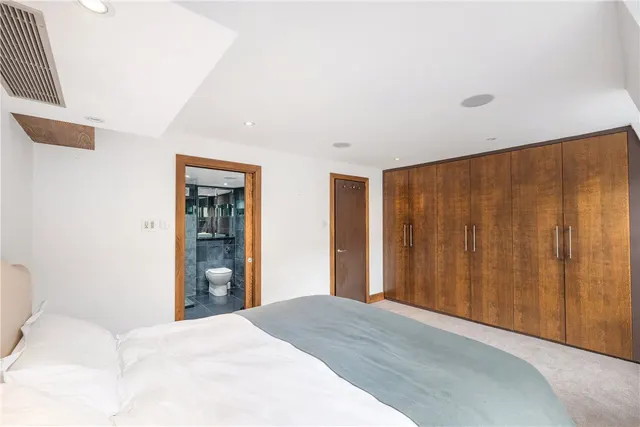 Photo 3 — St. Catherines Mews, London, SW3