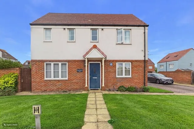 3 bedroom house — Marsh Street North, Dartford, Kent, DA1