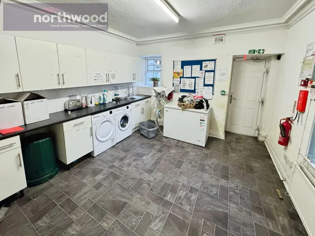 Parkfield Avenue, Birkenhead, CH41, photo 3