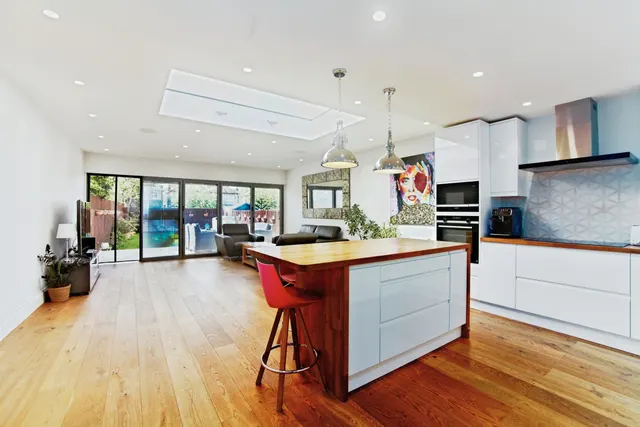 Hillcross Avenue, Morden, SM4, photo 3