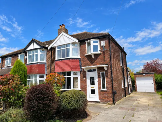 Fairfax Avenue, Altrincham, photo 1