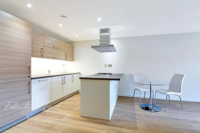 Radcliff Court, Bede Sqaure, E3, photo 1