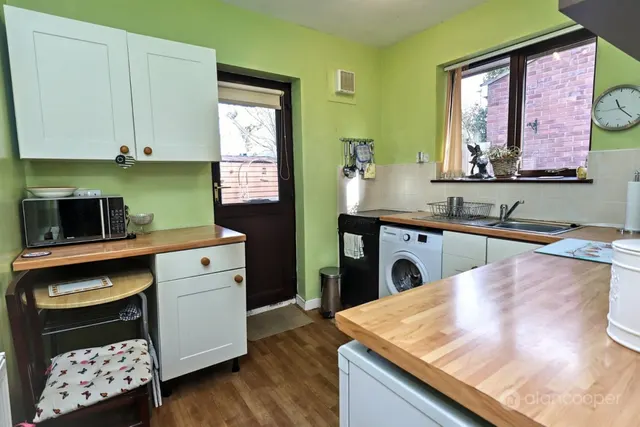 Nuneaton Road, Bulkington, CV12, photo 2