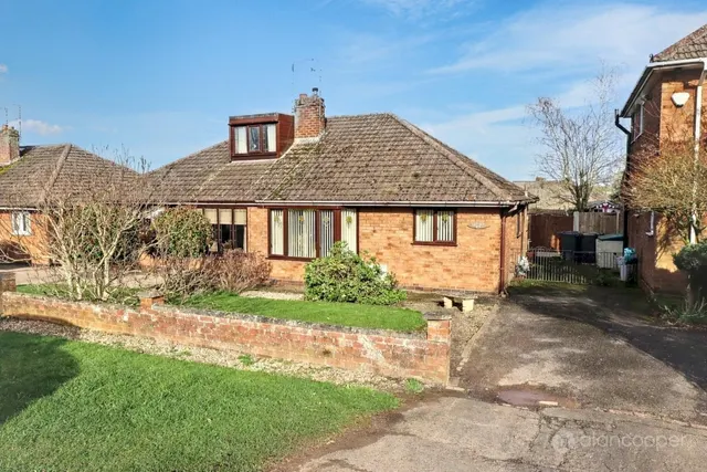 Nuneaton Road, Bulkington, CV12, photo 1