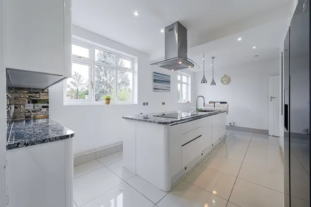 Photo 3 — 95 Westmoreland Road, Bromley