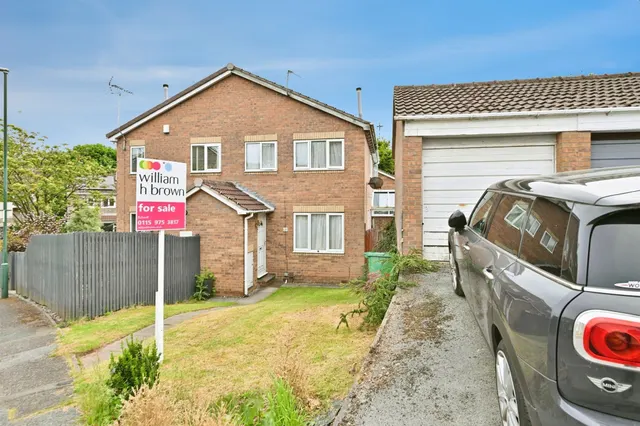 Photo 2 — Gunn Close, NOTTINGHAM