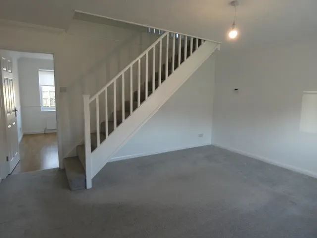 Friary Gardens, Newport Pagnell, MK16, photo 2
